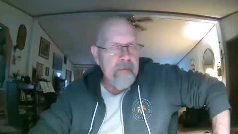 Maximus No Mo online show from December 2, 9:51 pm