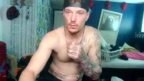 who dares  toss me some  tips lets have fun online show from November 26, 7:50 pm