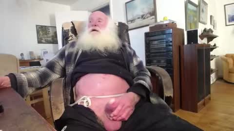 oldfucker9 online show from February 3, 11:43 pm