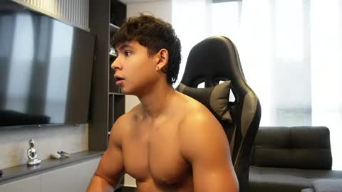 Oliver bray online show from April 15, 3:45 pm