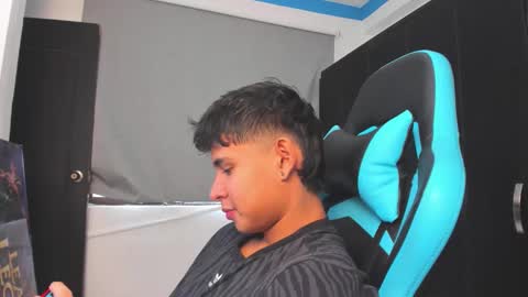 Oliver bray online show from October 31, 6:55 pm