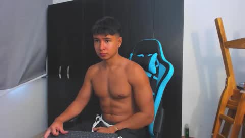 Oliver bray online show from November 28, 7:38 pm