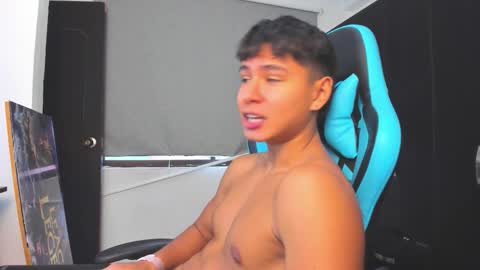 Oliver bray online show from November 2, 7:51 pm