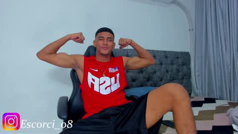 Snapshot of oliver_smith_2 chatting on December 13, 4:16 pm oliver_smith_2 online show from December 13, 4:16 pm