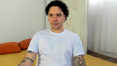 Mr Blue Sky online show from December 2, 2:06 pm