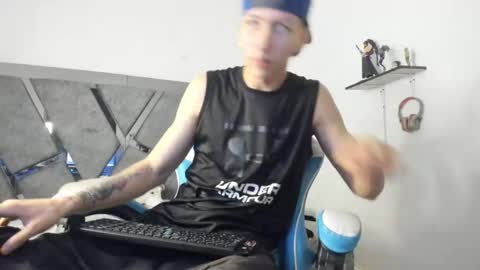 oliverthompson_01 online show from January 8, 6:31 am