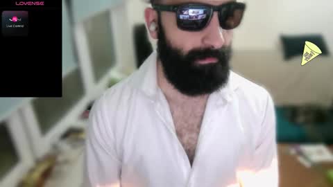 ona nisme online show from January 14, 6:00 pm