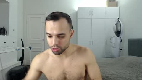 onebestlover online show from March 4, 9:38 am