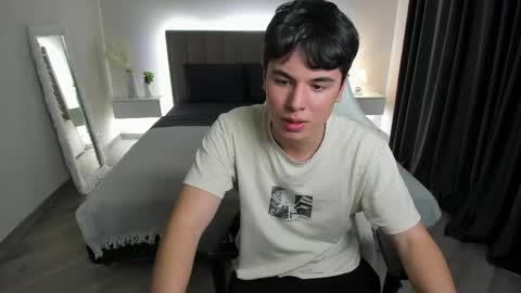 Rafael online show from April 19, 1:05 am