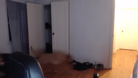 Snapshot of oregon87 chatting on December 16, 4:23 am The Oregon Lumberjack online show from December 16, 4:23 am