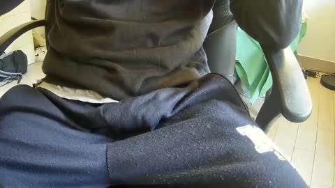 Snapshot of orobrus chatting on February 7, 1:32 pm Oroborus online show from February 7, 1:32 pm