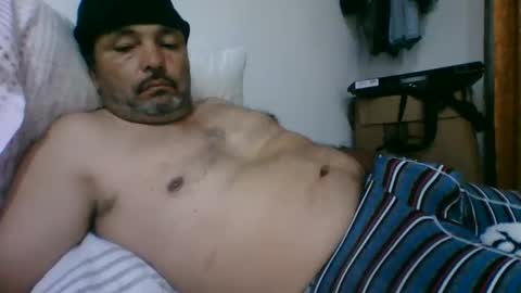 oscarjhe3512 online show from March 29, 1:06 am