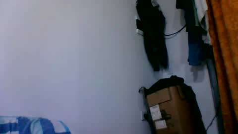 oscarjhe3512 online show from August 1, 2:21 am
