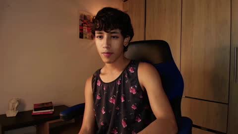 Snapshot of ostin_18hot chatting on December 31, 1:15 am ostin 18hot online show from December 31, 1:15 am