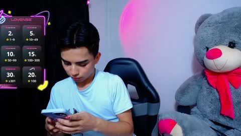 Owen  Independent model  online show from April 19, 2:11 am