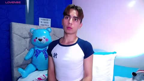 Snapshot of owenblue__ chatting on March 10, 1:10 pm Owen Independent model online show from March 10, 1:10 pm