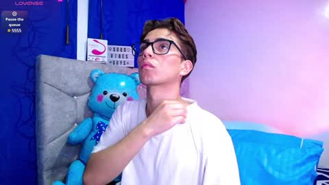 Snapshot of owenblue__ chatting on January 29, 6:54 am Owen Independent model online show from January 29, 6:54 am