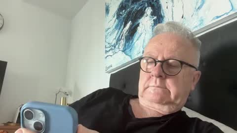 ozhairybearxxxx online show from December 22, 11:52 pm