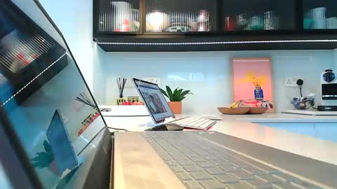 pablo19692017 online show from April 2, 9:17 am