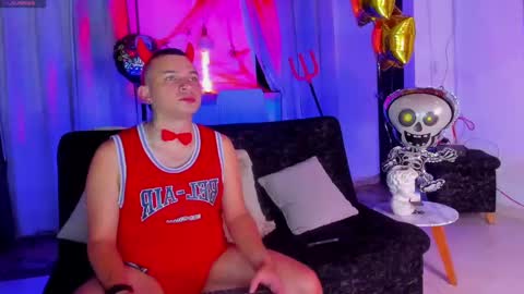 LIAN AND JACK online show from October 29, 6:38 am