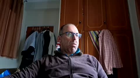 pansak1973 online show from January 27, 9:13 am