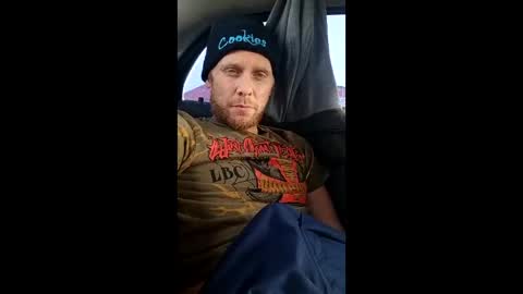 papapfouts online show from January 12, 5:28 pm