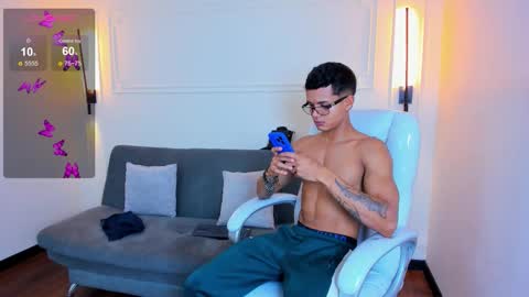 Ryan And Casper online show from December 2, 3:48 pm