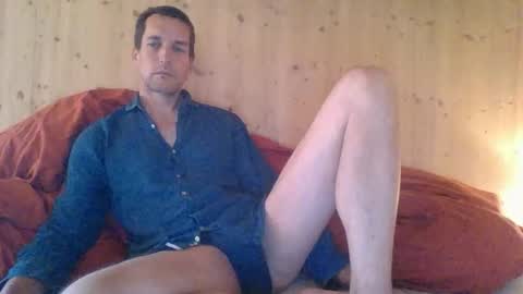 Snapshot of paueriwan chatting on October 16, 8:22 am paueriwan online show from October 16, 8:22 am