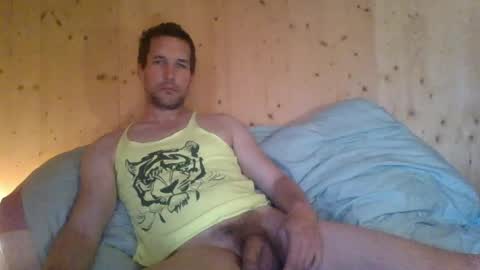 paueriwan online show from April 13, 8:15 am