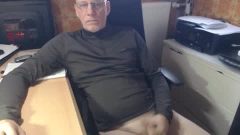 Pemue65 online show from November 18, 8:07 am