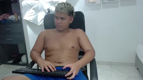 Snapshot of percibal_junior1 chatting on January 31, 3:30 am percibal_junior1 online show from January 31, 3:30 am