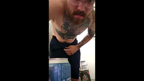 peterdea000 online show from May 31, 8:04 am