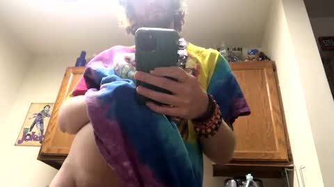 Snapshot of phildoesart chatting on September 15, 12:24 am Phil online show from September 15, 12:24 am