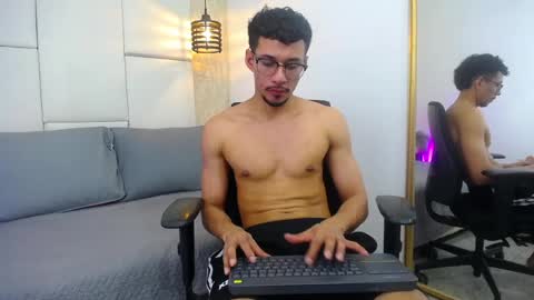 Milo online show from May 30, 3:06 am