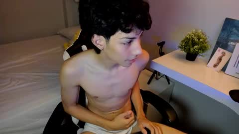 Phil.   INDEPENDENT MODEL online show from January 12, 4:16 am