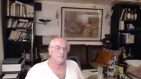 Snapshot of philoumis2 chatting on March 8, 12:53 am Philippe online show from March 8, 12:53 am
