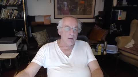 Snapshot of philoumis2 chatting on February 6, 8:34 pm Philippe online show from February 6, 8:34 pm