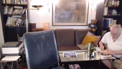 Snapshot of philoumis2 chatting on February 7, 8:53 pm Philippe online show from February 7, 8:53 pm