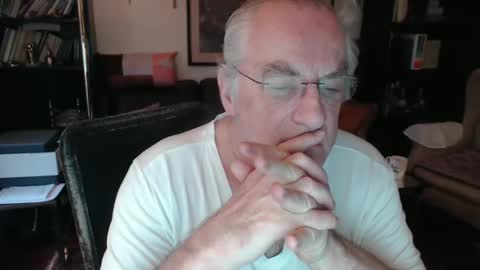 Snapshot of philoumis2 chatting on February 5, 3:53 pm Philippe online show from February 5, 3:53 pm