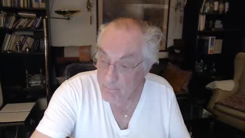 Snapshot of philoumis2 chatting on January 26, 7:20 pm Philippe online show from January 26, 7:20 pm