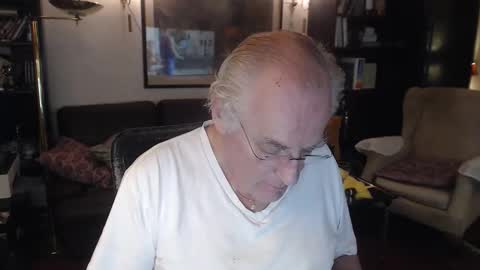 Snapshot of philoumis2 chatting on October 22, 9:40 pm Philippe online show from October 22, 9:40 pm