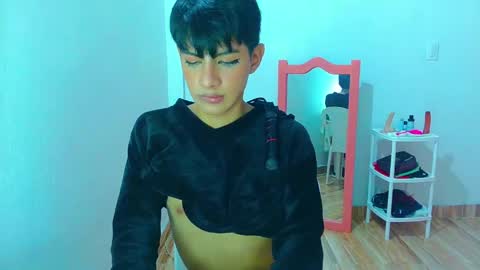 phuwin online show from May 25, 7:36 am