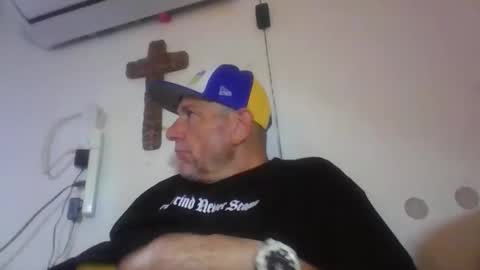 pierce702420 online show from April 1, 5:53 am