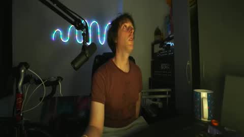 Snapshot of pigeon333 chatting on October 28, 2:03 am pigeon333 online show from October 28, 2:03 am