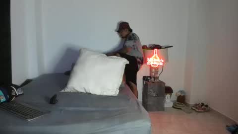 pikoro_gomez online show from April 6, 4:57 am