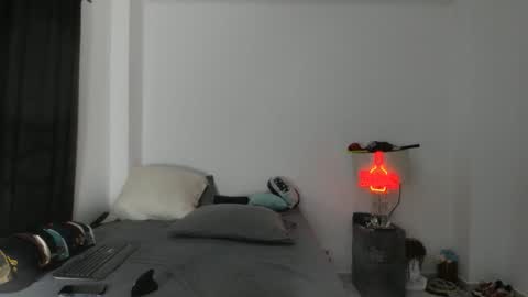 pikoro_gomez online show from April 6, 1:46 am