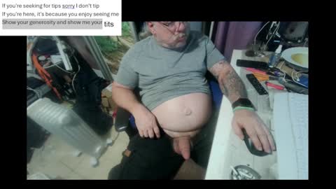 pini_z online show from February 28, 7:46 pm