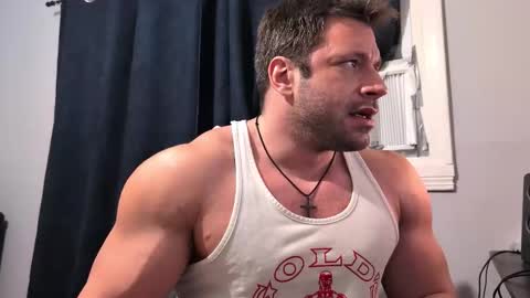 pizza_biceps online show from January 18, 5:31 am