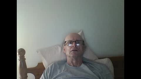 Snapshot of pmb11 chatting on October 5, 4:38 am trek 11 online show from October 5, 4:38 am