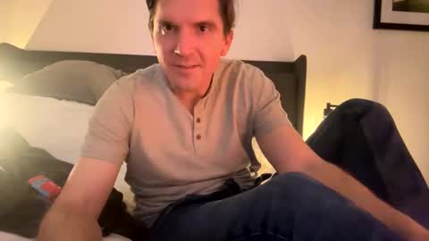 alleyesonme online show from April 4, 2:41 am